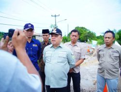 Pj Bupati Sandi Fahlepi Blusukan Tinjau Infrastruktur Jalan di Muba