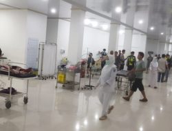 Pj Bupati OKI Jenguk Korban Kecelakaan Bus Studi Tour Asal SDN OKUT