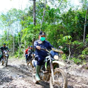 Pj.Bupati Muba bersama Sekretaris Daerah Gerak Cepat Turun Lapangan Tinjau Ilegal Drilling di Sungai Lilin