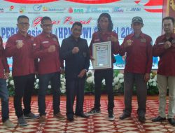 Pj Bupati OKI Terima Penghargaan Sahabat PWI Pada Puncak Peringatan HPN 2024