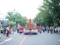 Warga Kota Solo Antusias Lihat Mobil Hias Dekranasda Banyuasin