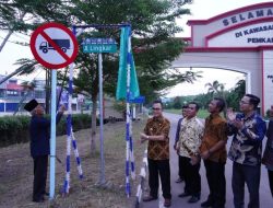 Percantik Ibukota Banyuasin, Hani S Rustam Resmikan Papan Nama Jalan dan Unit PJU