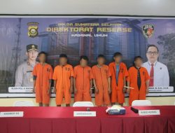 Jatanras Polda Sumsel Tangkap 6 Pelaku Perampokan Toko Sembako Disertai Pelecehan di Kenten Laut, Satu Pelaku Mantan Karyawan Korban
