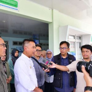 Hari Kedua MPLS, Bey Machmudin Interaksi dengan Siswa SMAN 1 Parongpong
