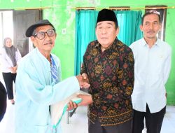 Bupati Djohan Serahkan Bansos Sembako Untuk Lansia, Disabilitas dan Anak Terlantar