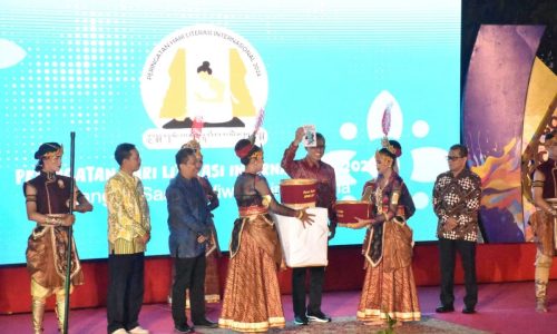 Bertajuk Pujangga Sastra Wiwaraning Janma, DIY Peringatan Hari Literasi Internasional 2024
