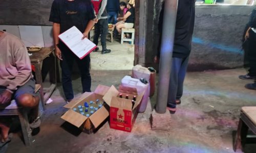 Dalam Rangka Cipta Kondisi Jelang Pilkada, Patroli KRYD Polsek Praya Sita Puluhan Botol Miras.