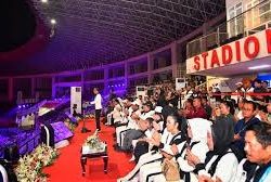 Buka PEPARNAS XVII 2024, Presiden Jokowi Ajak Para Atlet Bertanding dalam Suasana Persaudaraan dan Semangat Sportivitas