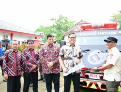 Pj Bupati Banyuasin Serah Terima Mobil Damkar, Sekaligus Musnahkan Arsip Berusia 10 Tahun