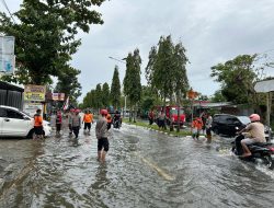 Informasi Banjir Diterima, Tim Gasum Ditsamapta Polda NTB Langsung Bergerak