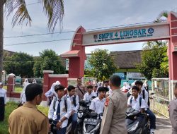 Cegah Kenakalan Remaja, Polda NTB Gelar Edukasi Kamtibmas di SMPN 4 Lingsar