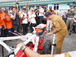 Tancap Gas, Bupati Banyuasin Serahkan Sejumlah Alsintan Untuk Brigade Pangan