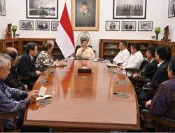 Bahas Perekonomian dan Investasi Nasional, Presiden Prabowo Terima Delapan Pengusaha Besar
