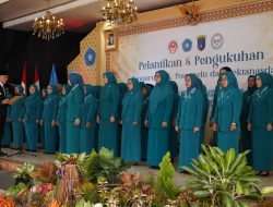 Kukuhkan Pengurus TP PKK, Dekranasda dan Posyandu, Bupati OKI Perkuat Peran Perempuan Bangun Daerah