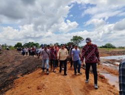 Gerak Cepat, Bupati Askolani Tinjau Langsung Jebolnya Tanggul PT. BCM