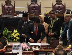 Hadiri Hari Jadi ke-79 Sumsel, Bupati Askolani Teken MoU dengan BGN program MBG