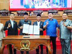 DPRD Mura Tandatangani dan Setujui Empat Raperda Untuk Dibahas Lebih Lanjut