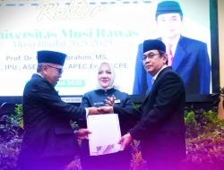 Hadiri Pelantikan Rektor Unmura, Bupati Ratna Sampaikan Pesan Ini