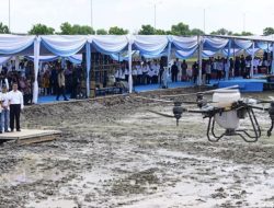 Presiden Prabowo Tebar Benih Padi Dengan Teknologi Drone Pertanian