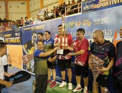 Pasangan Bupati Toha dan Kades Sereka Raih Juara 1 Kategori Eksekutif di Kejurda Bulutangkis Muba Cup 2025