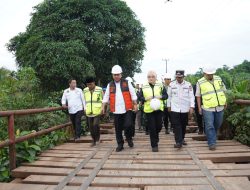 Dilaunching Bupati Askolani Didampingi Wabup Netta, Rehab Jembatan Taker Kecamatan Puri dan Selpen Mulai Dikerjakan