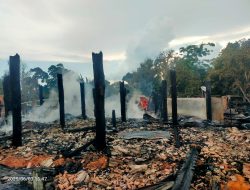 Empat Rumah Ludes Terbakar di Dawas, Tim Damkar Muba dan Warga Respon Cepat Api Berhasil Kendalikan 