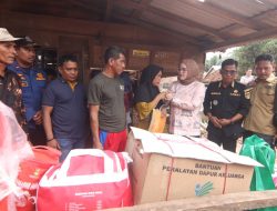 Sambangi Korban Kebakaran di Suka Pindah, Wabup Netta Berikan Bantuan