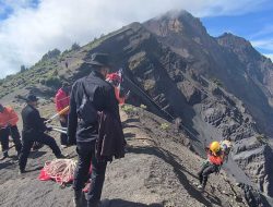 Tim SAR Temukan Wisatawan Brazil Yang Jatuh Saat Mendaki Gunung Rinjani