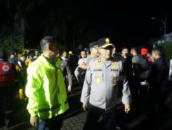 Polda NTB Kerahkan Ratusan Personel Tanggulangi Banjir Mataram, Kapolda Turun Langsung ke Lokasi