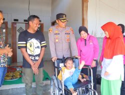 Polres Lombok Utara dan Bhayangkari Peduli, Berikan Bantuan Kursi Roda kepada Warga Disabilitas
