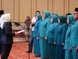Bupati Ratna Lantik Kepengurusan TP-PKK, GOW, FP Mura Mantab dan Pembina Posyandu Musi Rawas
