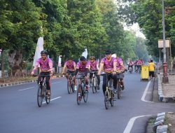 Kapolresta Mataram Ikut Gowes Meriah HUT ke-80 RI Bersama Forkopimda dan Masyarakat