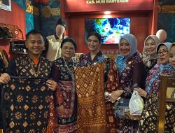 Hj Silvi Ananda Gibran Terpikat Gambo Muba di Sriwijaya Expo 2025