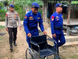 Aksi Kecil Dampak Besar, Polairud Polda NTB Antar Kursi Roda ke Pesisir