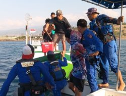 Gerak Cepat Ditpolairud Polda NTB Selamatkan 5 Nelayan Korban Kapal Tenggelam di Selat Alas