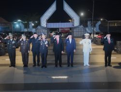 Gubernur dan Wakil Gubernur Sumsel Mengikuti Apel Kehormatan Renungan Suci di TMP Palembang