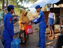 Polairud Polda NTB Salurkan Bantuan Sembako untuk Warga Pesisir Maluk