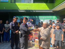 Batalyon A Pelopor Brimob NTB Beri Bantuan ke Panti Asuhan dan Warga Kurang Mampu