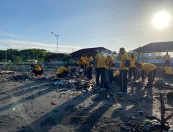 Olahraga Bersama Personel Ditpolairud Polda NTB Dirangkai Bersih-Bersih di Pantai Loang Baloq