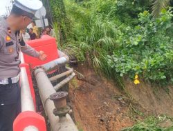 Hujan Deras Sebabkan Longsor di Pangkal Jembatan Muara Beliti, Pengendara Diminta Berhati-hati