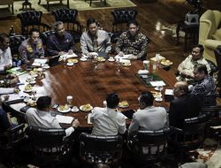 Presiden Prabowo Instruksikan Prototipe Listrik Pedesaan Tenaga Surya dan Bahas Giant Sea Wall di Hambalang