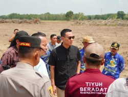 Bupati OKI Blusukan Cek Lahan Cetak Sawah dan Pembangunan Jalan Desa Cahya Bumi