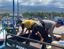 Ditpolairud Polda NTB Laksanakan Program Polisi Penolong di Lombok Timur, Bantu Ringankan Beban Nelayan.
