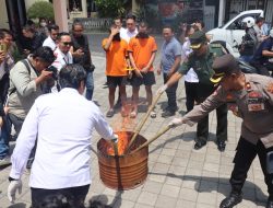 Polresta Mataram Musnahkan Ratusan Botol Miras dan 761,31 Gram Ganja Hasil Ungkap Kasus Narkoba