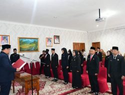 Lantik 17 Pejabat Fungsional, Sekda Banyuasin: Kita Adalah Pelayan Harus Bertanggungjawab Bagi Masyarakat