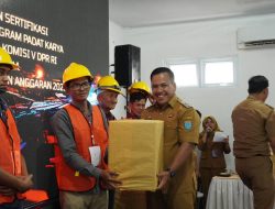 100 Pekerja Konstruksi Ikuti Sertifikasi Lewat Aspirasi Anggota DPR RI Ishak Mekki