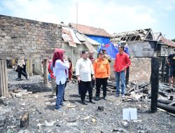 Bupati Askolani Tinjau Lokasi Kebakaran di Tanjung Lago, Pastikan Pembangunan Rumah Warga Terdampak Tahun Ini