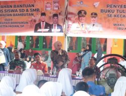 Wujudkan Banyuasin Cerdas, Wabup Netta Serahkan Bantuan Buku Tulis Siswa SD dan SMP Se-Kecamatan Rambutan