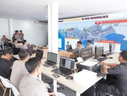 Jamin Kelancaran MotoGP 2025, Astamaops Kapolri Bersama Kapolda NTB Tinjau Command Center Mandalika