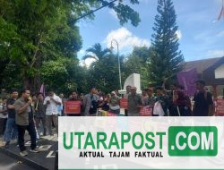 Jurnalis, Aktivis, dan Mahasiswa NTB Gelar Aksi Damai Dukung Tempo Dikawal Ketat Polsek Mataram Jalannya Unjuk Rasa